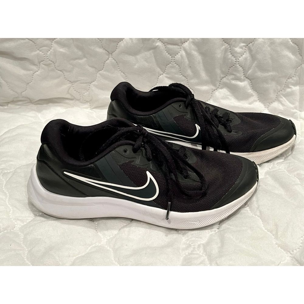 Children's Nike Sneakers, size 5.5Y